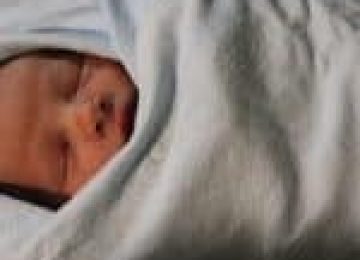 תביעת רשלנות רפואית כנגד שירותי בריאות כללית בגין גרימת נזק ליילוד במהלך לידתו